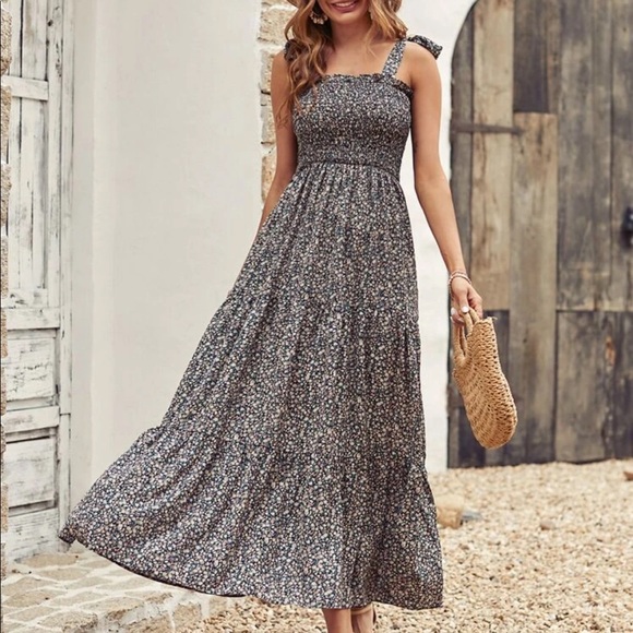 Boho floral shirred tied shoulder maxi dress - Picture 7 of 14